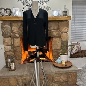 Loft Ribbed top button 1/2 front